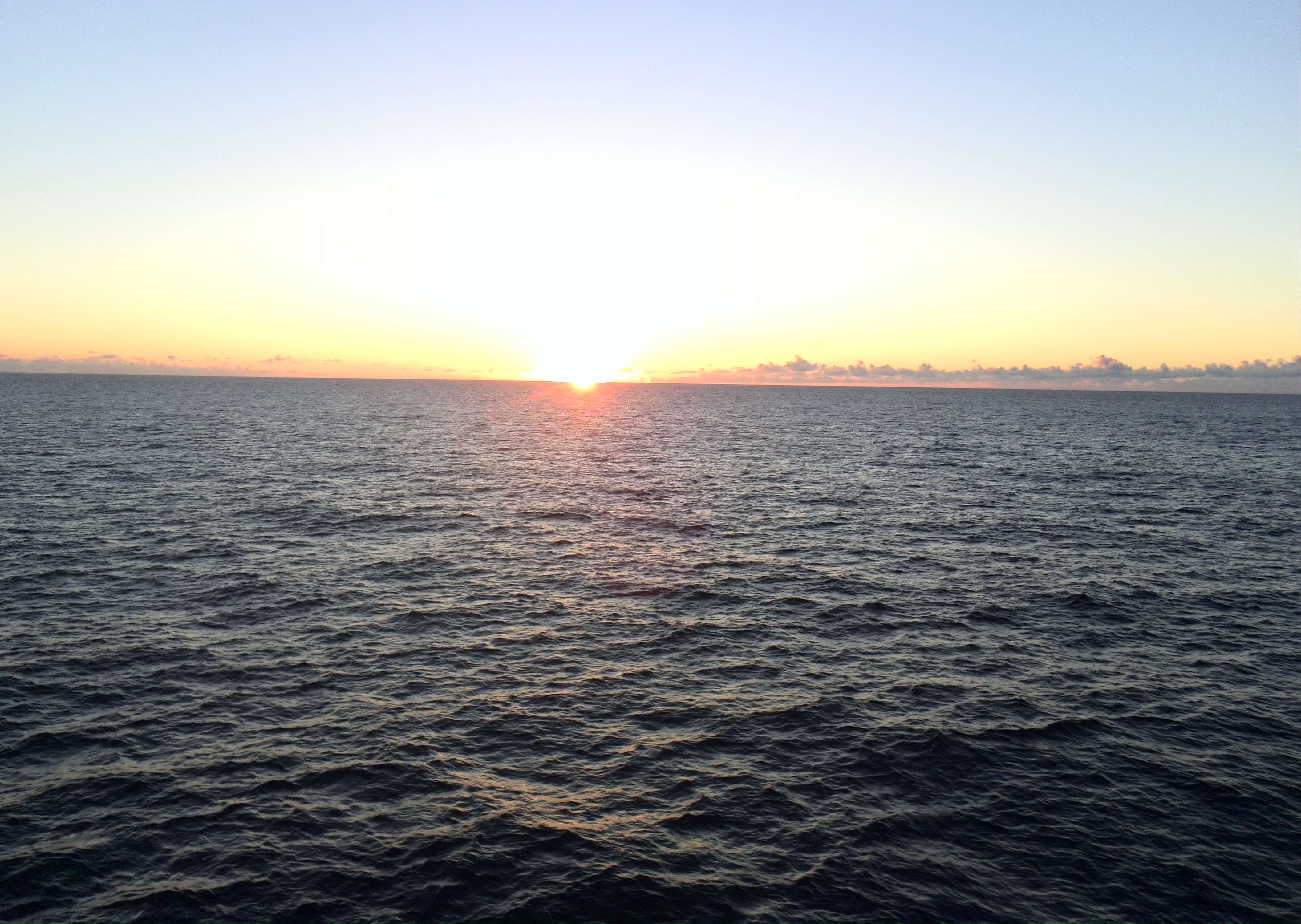 船から撮った日の出